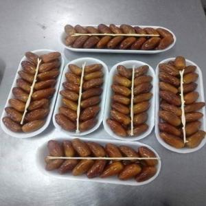  Dattes Deglet Ennour Tunisienne - fruits et légumes nous vous proposons des dattes deglet ennour tunisienne de nouvelle saison,  une très bonne qualité avec un prix compétitif pour le ramadan 2022.--emballage - carton de 1kg ,  2kg ,  5kg,  ravier 250g,  500g.--veillez nous contacter,  merci.