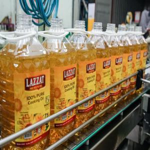  Huile De Tournesol Hautement Raffinée Bon Prix - huiles 100% huile de tournesol.--nous fournissons de l'huile de maïs pour le marché libyen et d'autres pays du golfe. nous faisons des emballages à la demande des acheteurs et tous nos produits sont également certifiés halal et répondent aux normes internationales. veuill