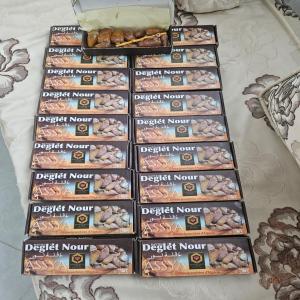  Dattes Deglet Nour - fruits et légumes nous pouvons vous offrir des dattes deglet nour d'algerie par air cargo pour les petites quantités en palettes de 900kg et par conteneurs a partir de vingt tonnes