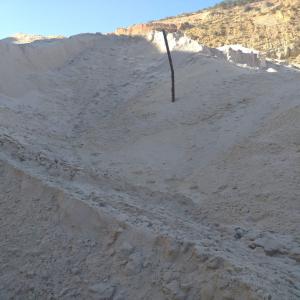  Silice - pierre roche 2000000 ton de silice le taux de silice et 98.2/100 silice disponibles en algérie 