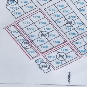  Terrains Pour Entreprises - mine terrain concession situés a 18km de divo (ville commerciale,  agricole (palmier,  hevea,  riz,  vivrier),  industrielle (huileries,  scieries)) et 17km de hiré (ville minière (or)),  en bordure de la nouvelle voie goudronnée sur l'axe divo-hiré,  dans la commune rurale et sous-préfect