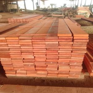  Sawn Timber Logs Square - other avec un catalogue bien garni de fournisseurs opérant dans l’exploitation du bois au gabon,  nous vous offrons plusieurs variétés de bois avec possibilité de choisir entre les options les plus économiques et les plus qualitatives.
