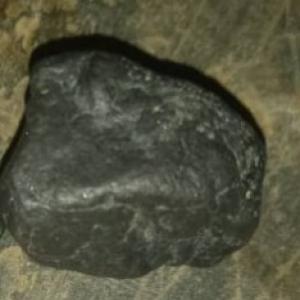  Minerai Ilmenite - pierre roche nous disposons d'une bonne quantité du minerai d'ilmenite en côte d ivoire. nous recherchons acheteurs.