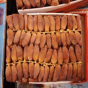  Dattes, Dates - fruits et légumes nous sommes une société d'exportation de produits agroalimentaires ,  notamment les différentes variétés de  dattes et nous cherchons des partenaires à travers le monde. --nous sommes ouvert aussi à toute autre offre intéressante. --salutations, 