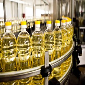  Huile De Colza- Tournesol - huiles bonjour --nous sommes une usine bas&eacute;e au kazakhstan,  nous pouvons fournir plusieurs tonnes d'huile de tournesol - colza. notre produit est de tr&egrave;s bonne,  en emballage de 1l,  2l,  3l et 5l. nous vendons seulement &agrave; partir de 3 containers minimum. --exemple de prix- bouteilles de 1