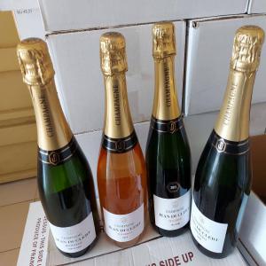  Vente De Champagne Français Jean Duclert - boisson alcoolisée depuis lomé je mets à disposition des clients des cartons de champagne jean  duclert (brut /demi-sec /rosé) a un prix très abordable pour toutes vos soirées 