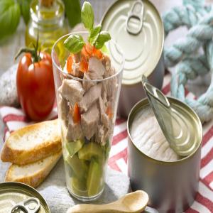  Thon - conserve semi conserve bonjour,  nous fournissons une gamme de thon,  thon entier et miettes ,  a l'huile v&eacute;g&eacute;tale ,  a l'huile d'olive .,  --pour plus d'information contacter nous sur whatsapp ou par e-mail.