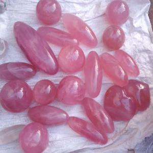  Quartz Étoilé - pierre roche bonjour à tous les membres,  --je publie quelques échantillons de quartz rose étoilé déjà travaillé mais nous vendons aussi des brutes pour cette pierre. --on vend aussi de quartz bleu violacé et quartz bleu--concernant la qualité,  on vou