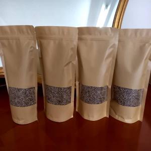  Poivre De Penja - épices aromates le poivre de penja est un poivre extremement rare,  poussant sur des terres volcanique,  a une altitude de 250 mètres,  avec un micro climat spécifique. ----le goût unique de ce poivre,  provient d'une culture ancestrale transmis de générations en générati