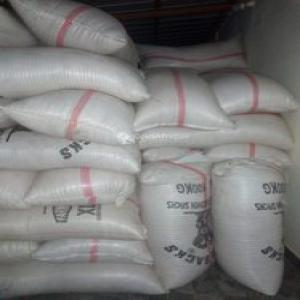  Destockage De Maïs - matiere vegetale bonsoir mr/mme--je suis négociant béninois,  actuellement je dispose auprès de mes producteurs 200 tonnes de maïs de très bonne qualité. je suis ouvert pour toutes négociations de la part d'un potentiel acheteur. nous voulons faire un déstockage le plu