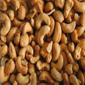  Noix De Cajou - fruits secs et graines grillées je dispose d'une grande quantité de noix de cajou au senegal je cherche des clients au maroc pour vendre au maroc --cordialemnt 