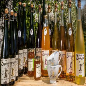  Intermédiaire Sur Le Marché Du Cidre, Etc... - boisson alcoolisée je vous propose d'etre votre interm&eacute;diaire qui fait la jonction entre le client et le producteur (ou le fournisseur).--mon objectif - faire une s&eacute;lection de produits un peu plus pouss&eacute;es afin d offrir aux consommateurs (au futur client) un choix de produits plus affin&eacute;.  