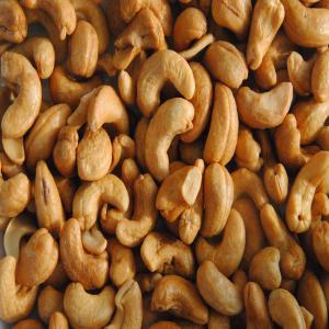  Cajou De Qualité - fruits secs et graines grillées nous disposons depuis bénin de grande quantité de cajou à vendre,  toute personne intérressé peut nous contacter.