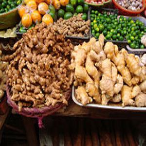  Piment Rouge,du Gingembre Et Du Citron De Guinee - épices aromates nous sommes des négociants agricoles nous évoluons dans le domaine agricole nous avons des liens avec des agriculteurs de notre localité qui produisent du piment,  du gingembre, du citron et beaucoup d'autres produits donc nous nous sommes engagé auprès d'eux pour le