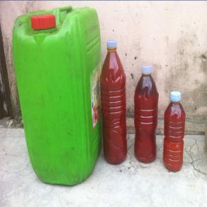  Huile De Palm Ou Huile Rouge - huiles j'ai en stock une grande quantité d'huile de palm de très bonne qualité originaire des hauts plateaux du cameroun,   excellent pour toute transformation (cosmétiques,  chocolat...)disponible plus rapidement en algérie.--et aussi du beurre de karité et du poivr