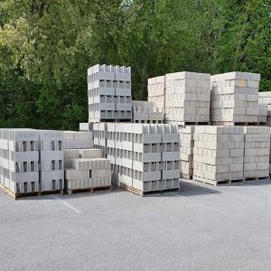  Parpaings, Ciment - ciment fabrication fran&ccedil;aise,  prix afficher &agrave; l'unit&eacute;---blocs creux 20 x 10 x 50 = 3.34$--blocs creux 20 x 15 x 50 = 1.68$--blocs creux 20 x 20 x 50 = 1.79$--blocs angle 20 x 15 x 50 = 1.83$--blocs angle 20 x 20 x 50 = 1.90$--blocs linteaux 20 x 15 x 50 = 2.67$--blocs linteaux 20 x 20 