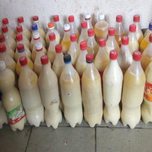  Beurre De Karité - huiles nous disposons dans nos magasins de yaoundé au cameroun,  une quantité importante de beurre de karité de qualité. il s'agit d'un produit naturel 100/100 bio tiré des producteurs respectant la qualité.  