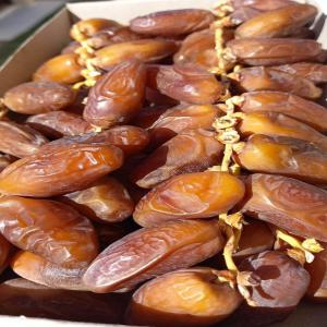  Dattes Deglet Nour - fruits et légumes la saison est proche --les meilleurs types de dattes en termes de qualité,  de calibre et de goût se trouvent chez nous--qu'attendez-vous pour venir chercher votre quantité requise...--pour plus d'information veillez nous contacter sur email ou whatsapp --