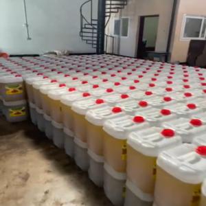  Vente Huile De Tournesol - huiles bonjour nous sommes une entreprise basée en tanzanie nous exerçons en agroalimentaire nous disposons l huile de tournesol raffinée avec anti-moussant de très bonnes  qualité  et en grande quantité pour ceux qui ont besoin veuillez nous contacter pour plus d'