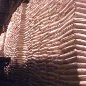  Sucre Ic45 - lait et produits laitiers nous disposons d'un important stock de sucre ic45--7000 tonnes en sac de 50kg restant.--dédouaner - 34500 fcfa/sac------procédure ----l'acheteur produits un bon de commande au nom de l'entreprise group alliance gulf sarl et une preuve de fond .--payement accepté - cad ,  bloc fun