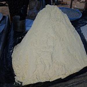  Vente Manioc Séché Et Farine Panafiable De Manioc - fruits secs et graines grillées je vends de la farine panafiable produite à base de manioc séché et aussi le manioc séché meme pour de grosses quantités suivant un calendrier de production bien défini dans le contrat d'achat.--pour tous ceux qui veulent commander,  veuillez m'envoyez