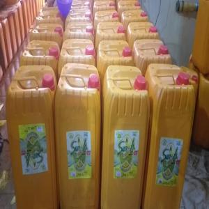  Huiles De Qualité Supérieure - huiles nous disposons en grande quantit&eacute; et disponible pour tout le monde de l'huile de soja qualit&eacute; sup&eacute;rieure de tr&egrave;s bons go&ucirc;ts. veuillez s'il vous plais me to pour passer vos nombreuses commandes en appel et whatsapp et nous serons tr&egrave;s heureux de servir..