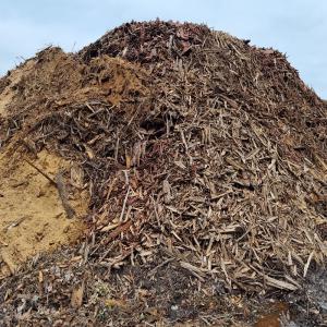  Propose Biomasse - bois charbon fibre 500 m3 de mélange écorces de bois,  copeaux,  sciure stockés en extérieur à lorignac - 17.--enlèvement à organiser. --faire offre