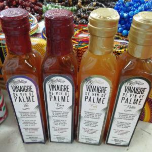  Je Produit Du Vinaigre De Vin De Palme - épices aromates mon vinaigre est entièrement naturel présenté en bouteille verre type marasca de 250ml   4 parfums -nature,  épicé,  tulsi,  gingembre clou de girofle