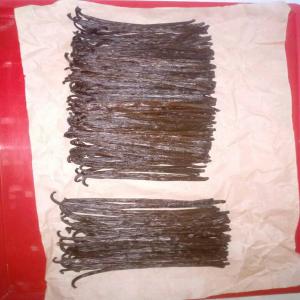  Vente De Vanille Bourbon ,baie Rose,poivre S. - épices aromates bonjour à tous, --je suis collecteur des vanilles et des épices de madagascar.----actuellement,  je suis à la recherche  des clients serieux pour collaborer à long terme.----voici les détails de mes produits---vanille planifolia, gourmet et , non fendue.--taux d'humidi