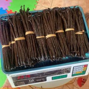  Madagascar Vanilla Beans - aromatic spices specification item name vanilla beans type bourbon length 14cm+ color black vanilla beans vanillin 2.5% moisture 30% 35% shelf life 2 years application ice cream pastry extraction vanilla cake recipe dessert baking delivery lead time within 7 working day payment terms ba