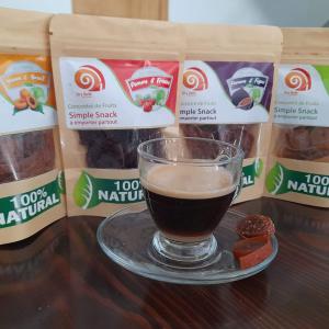  Dryrolls Snack Healthy Base De Fruit Sans Sucre - fruits et légumes les cuirs de fruits de dry rolls sont de d&eacute;licieux rouleaux faits que des fruits et rien d'autre.💯 naturel sans sucre ajout&eacute; ne contiennent ni colorants ni additifs et riche en fibres. id&eacute;al comme gouter ou gringnotez healthy . fruit disponible ; pomme abricot fi