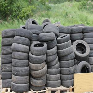  Pneu D'occasion, Rechaper Et Usagés +350 Export - autres lot de plus de 350 pneus taille du 12 au 17 pouces avec une dominante de pneus entre 13 et 16 pouces. le lot peut etre divis&eacute; en 2. prix moyen du pneu si divis&eacute; en 2 lots 1 € (ou 0 50 €/pneu pour le lot complet).