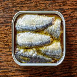  Sardines L'huile - conserve semi conserve nous sommes une société import export basée en région parisienne et en afrique de l'ouest. nous vous proposons des conserves de sardines à l'huile végétale origine marocaine à 21, 30€ le carton de 50 boîtes prix cif port de lomé,  co