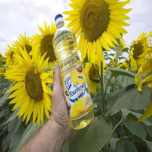 Huile De Tournesol Raffinée - huiles soci&eacute;t&eacute; vous propose de l'huile de tournesol raffin&eacute;e en vrac en camion citerne ou flexitank en emballage de 1l et 5l. produit origine europe de l'est. prix dap paris 1 60  nous disposons &eacute;galement de l'huile de colza raffin&eacute;e et non raffin&eacute;e en vrac