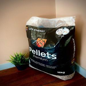  Pellet Premium - bois charbon fibre nos granulés premium proviennent de plusieurs usines situées dans le sud de l'europe,  sont fabriqués à 100% en pin maritime,  sans additifs et avec des certificats enplusa1----nous proposons nos granulés domestique en sacs de 15 kg (palettes de 65 ou 70 sacs),  en bi