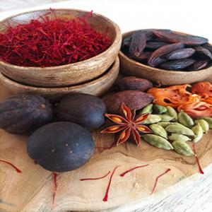  Vente D'herbes Aromatique, Piment Épices - épices aromates  j'ai une entreprise d'import et de cr&eacute;ation de m&eacute;lange d'&eacute;pices en bretagne (35) je suis sp&eacute;cialis&eacute; dans les &eacute;pices les herbes aromatiques les poivres ainsi que les m&eacute;langes d'&eacute;pices. je peux fournir des quantit&eacute;s de 250g