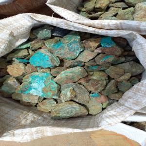  Malachite, Lépidiolite, Quartz, Mica ... - pierre roche je cherche un partenaire pour travailler dans les pierres industrielle comme le malachite et d'autres pierres