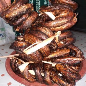  Poissons Brochets De Mer Et Attiéké De Jacquevill - autres nous avons en ce moment des brochets fumés sans-glacés de mer d'avadivry-jacqueville ,  en grande quantité pour les particuliers et les revendeurs.----nous avons aussi de l'attiéké,  de l'huile rouge de graine africaine; de l'huile de coco et du sel de mer qui vienne