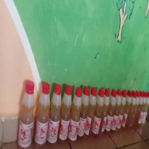  L'huile De Palmiste Blanc - huiles salut je suis un jeune camerounaise j'ai une grande quantité d'huile de palmiste blanc encore appelé chez nous meyanga blanc très  bon prix je cherche les partenaires et clients que je peux les ravitailler des toutes l'afrique centrale et autres pays. vous pouvez me contacter. 