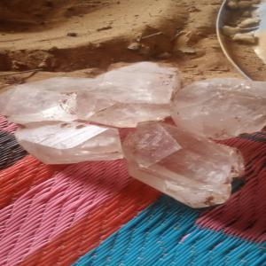  Pierre De Silice Disponible - mine terrain concession nous sommes une coop&eacute;rative et 'nous sommes dans l'exploitation de la pierre de silice au mali nous recherchons des relation de partenariat pour une longue dur&eacute;e jusqu'&agrave; la fin de l'exploitation de terrain 