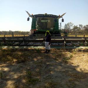  Vente Dune Moisssonneuse John Deere - matériels machines nous avons a notre disposition une moissonneuse john deere ann&eacute;e de fabrication 2014 avec seulement 400 h d'utilisation. 