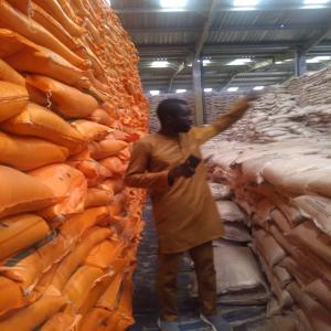  Sucre Ic45 Entreposé Dakar - produits sucrés imm&eacute;diatement disponible 29000mt de ic45 dans un entrep&ocirc;t &agrave; dakar sous douane. 390 000 cfa 5mille commission. icpo ou loi + bcl contr&eacute; documents originaux. premier venu premier servi. 