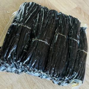  Vanille Noir Des Îles Comores - épices aromates  je vends 27 kg des gousses de vanille noire de 14cm &agrave; 20 cm au prix de 160  le kg. pour tout int&eacute;ress&eacute; veuillez me contacter merci. bien cordialement.