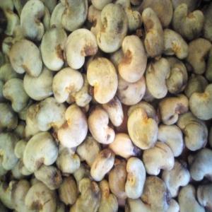  Noix De Cajou - fruits secs et graines grillées salut !  fournisseur des graines alimentaire. comme noix de cajou,  miel etc actuellement nous disposons plus de 1000 tonnes de noix de cajou &agrave; bamako --pour plus de d&eacute;tails veuillez nous contacter 