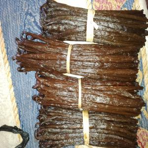  Vanille Bourbon De Madagascar - épices aromates  je viens de madagascar je cherche des clients des partenariats ou d'acheteurs de vanille et &eacute;pices de madagascar nous avons des vanille tr&egrave;s bonne qualit&eacute;s petites ou grande rouge noir souple aromatis&eacute; et des &eacute;pices vari&eacute;s selon vos besoins