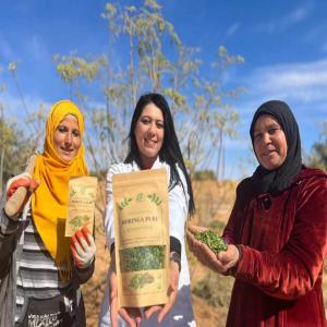  Moringa - huiles   agaman est une entreprise sp&eacute;cialise dans la plantation du moringa oleifera et du citronnelle. disponible chez nous feuilles s&eacute;ch&eacute;es poudre du moringa huile v&eacute;g&eacute;tale du moringa plante s&eacute;ch&eacute;es citronnelle huile essentiels citronne
