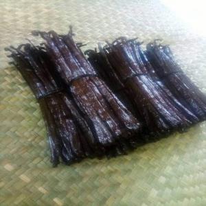  Vanille De Madagascar - épices aromates cher client  je suis une entreprise qui vend des produit de madagascar. est ce qu'il y a des client qui s'interesse a la vanille ? . n'hesiter pas a me contacter . mon prix est negotiable . cordialement 