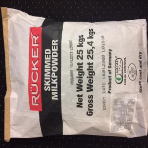  Produits Laitiers (poudre, Beurre, Fromages) - lait et produits laitiers bonjour &agrave; tous !----nous sommes un groupe allemand sp&eacute;cialis&eacute; dans la production de produits laitiers de haute qualit&eacute; depuis quatre g&eacute;n&eacute;rations,  avec deux sites de productions entre l'allemagne et le danemark. notre entreprise traite plus de 800 millions de