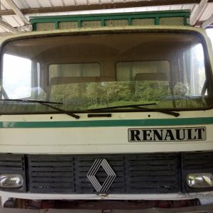  Vente Matériel Agricole - transport transit logistique vente de camions (bétaillère),  unimog mercédès 410 équipé de treuil forestier avec beches,  treuil 6, 5 t adaptable sur tracteur,  fondeuse à bois  matériel agricole pour exportation vers l'étranger.