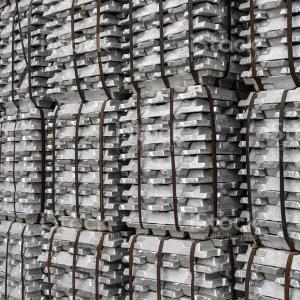  Lingots Aluminium A7 - métaux bonjour. mes partenaires recherchent des fournisseurs directs et fiables des lingots aluminium a7,  le prix est à discuter,  possibilité de commander jusqu'à 500.000mt le mois. contrat annuel. fournisseurs directs et sérieux uniquement 